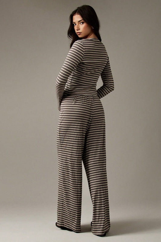 Conjunto Fácil de Dos Piezas con Cordón a Rayas