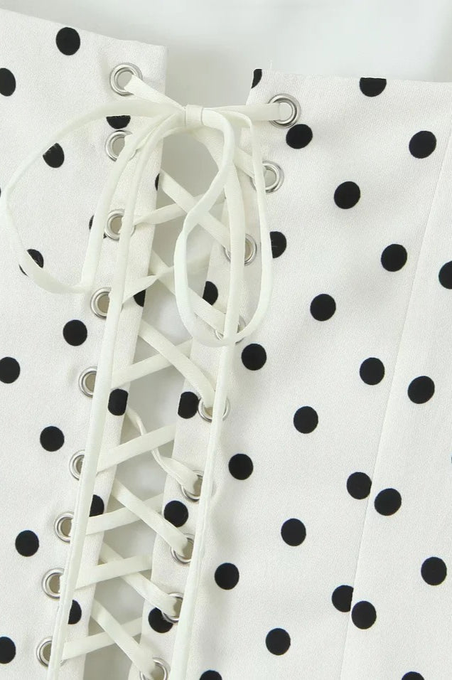 Mini-Kleid mit Polka-Dot-Muster und quadratischem Ausschnitt