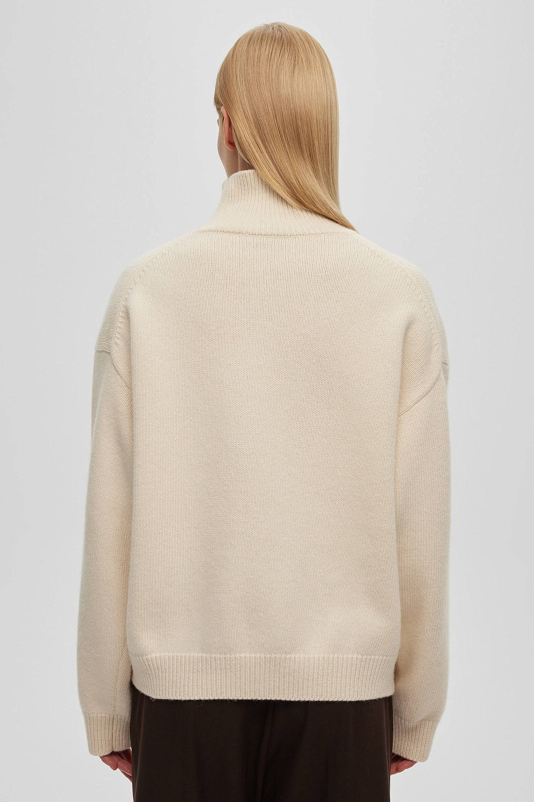 Sudadera de cuello alto con estampado animal y bloques de color