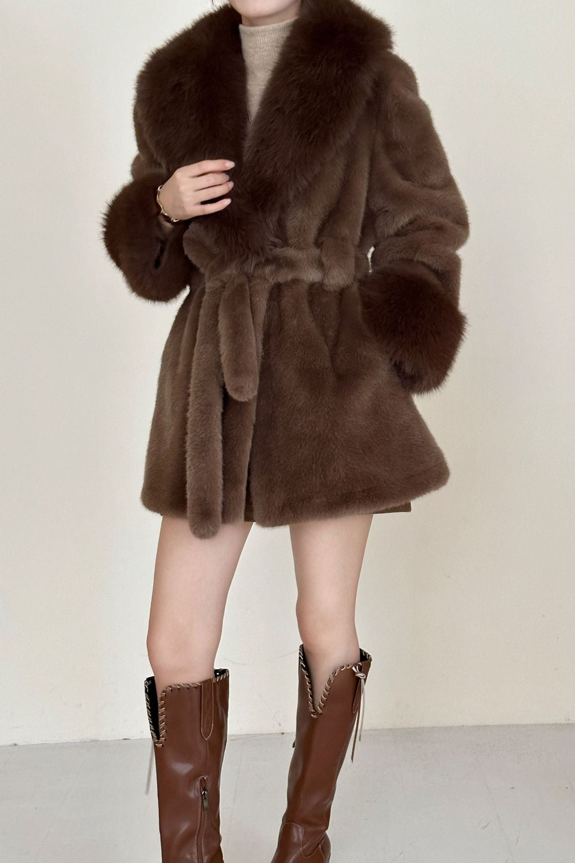 Kunstpelz Wildleder Mantel mittellang mit Kerbkragen und Taillengürtel