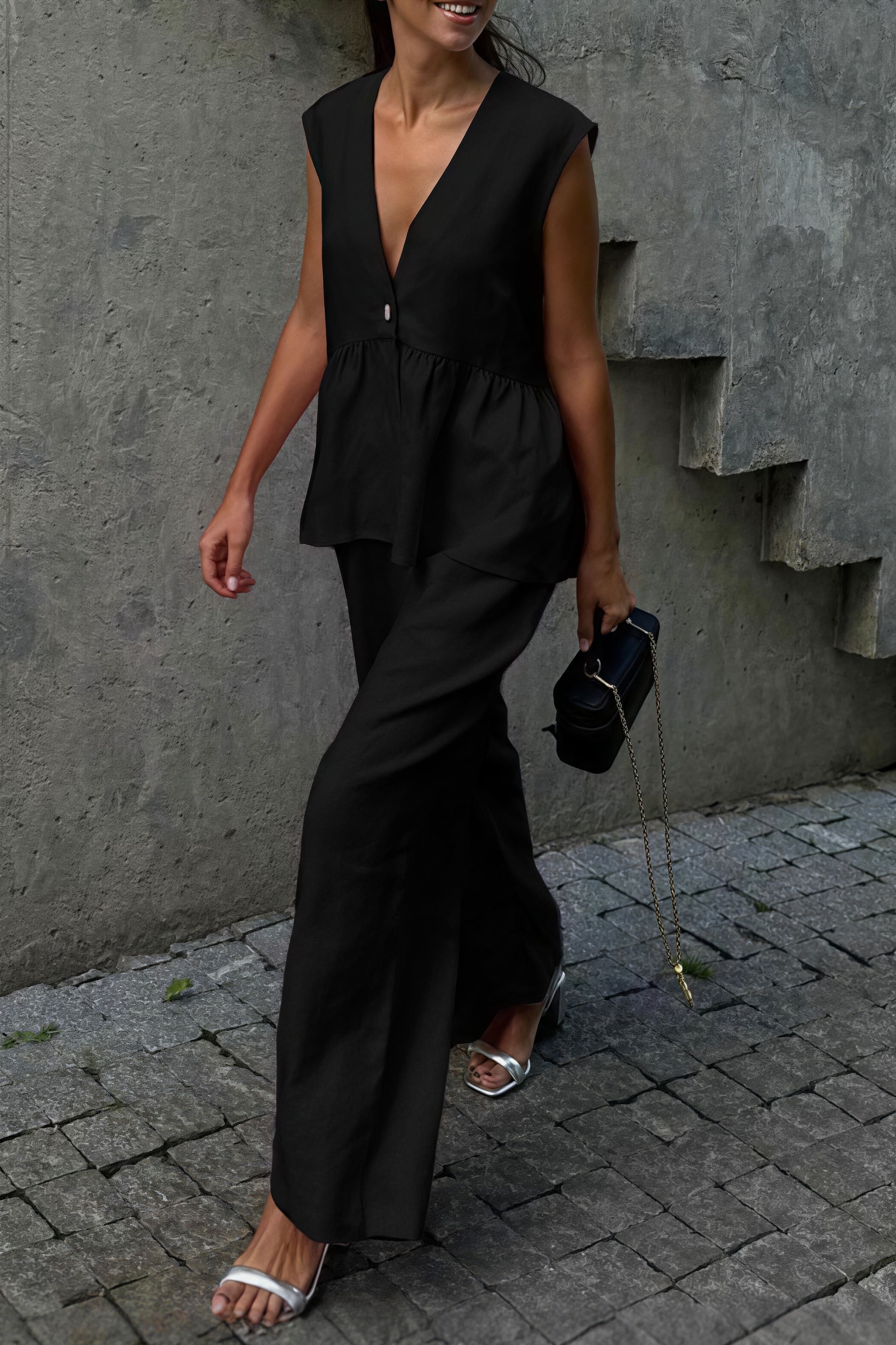 Romantisches Baumwoll-Top mit V-Ausschnitt und ärmellosem Weste-Hose-Zweiteiler