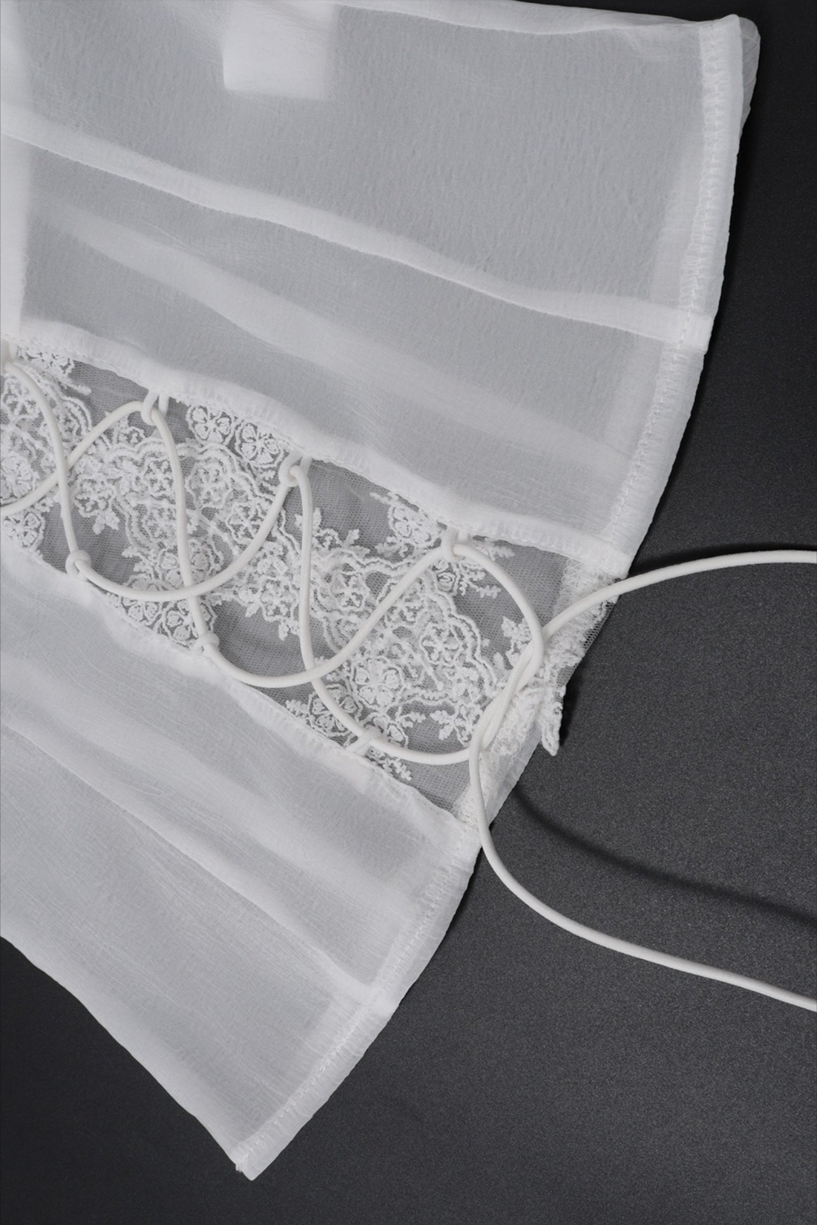Conjunto de falda ajustada con lazo en la espalda y encaje sexy
