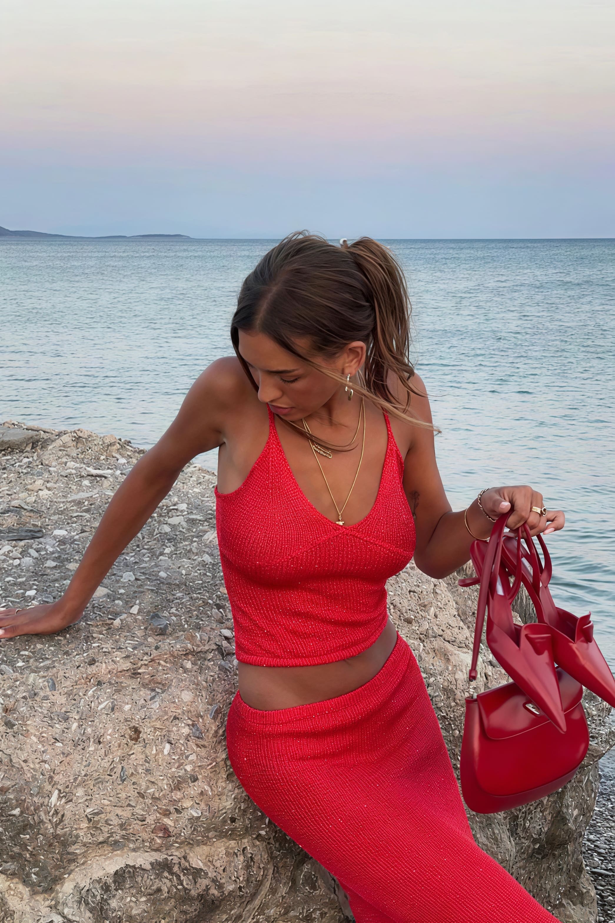 Set sexy con canottiera scollata e gonna lunga