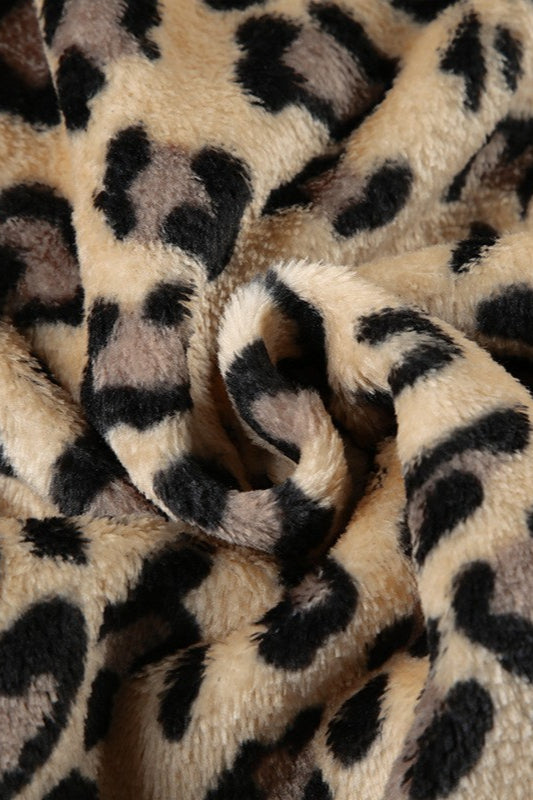 Abrigo corto de peluche con estampado de leopardo sensual