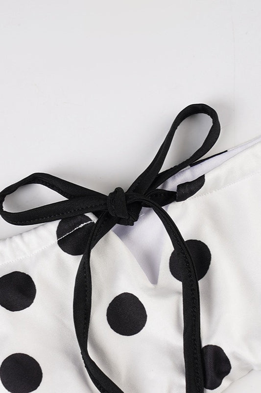 Retro kontrastní puntíkované plavky ve dvou dílech