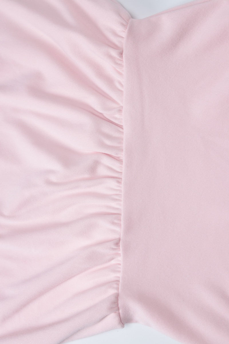 Asymetrické šaty s dlouhým rukávem, vrstvené, úzké v pase, mini délka, s výstřihem na krku