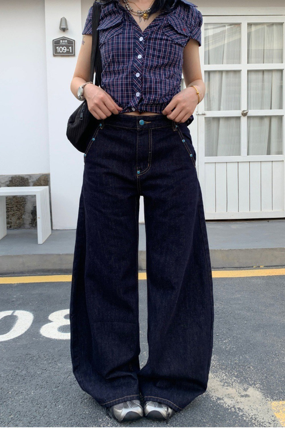 Jean à jambe large rétro avec accent en diamant massif