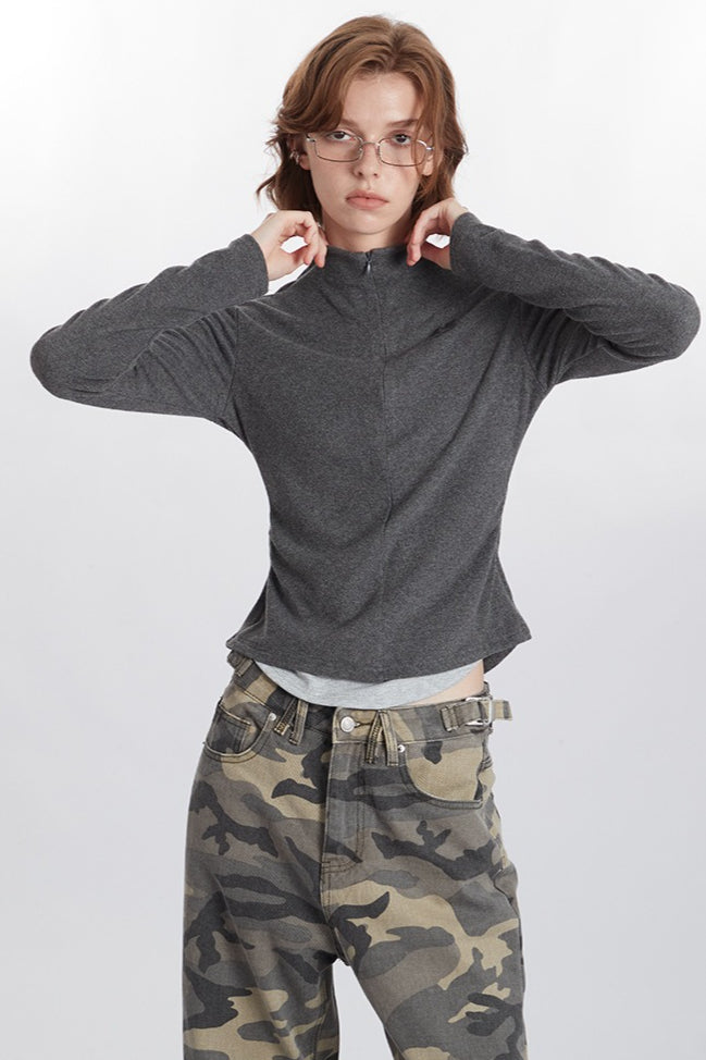 Gestricktes Oberteil mit halbem Reißverschluss und Stehkragen in zwei Teilen