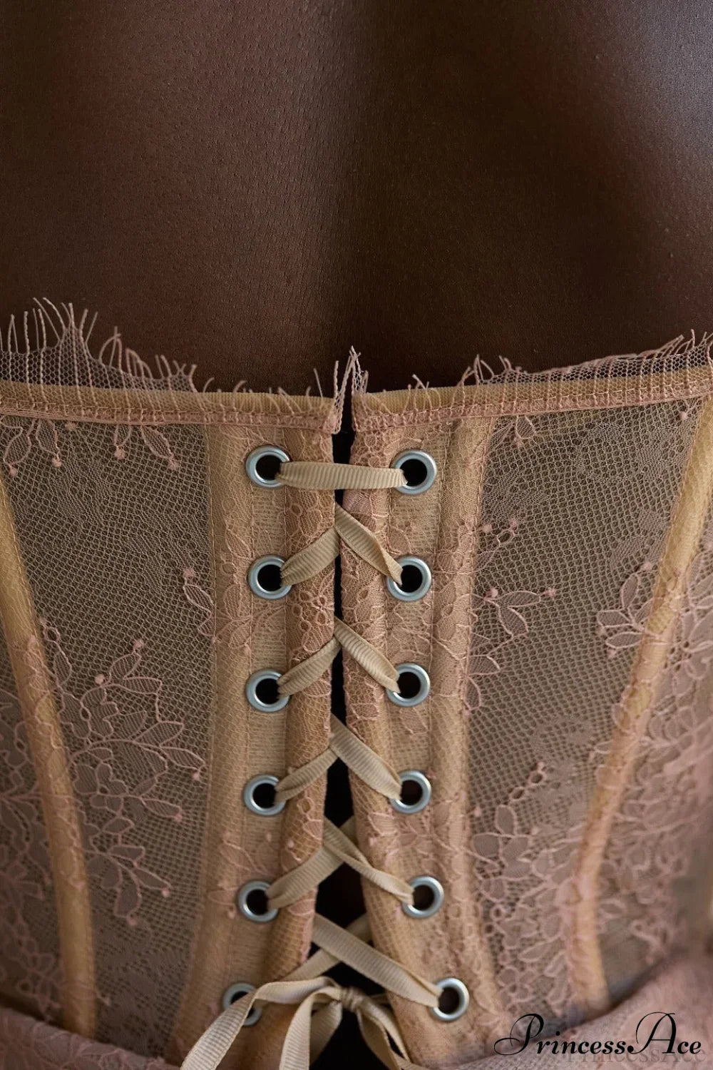 Elegantní svůdné krajkové průsvitné společenské šaty