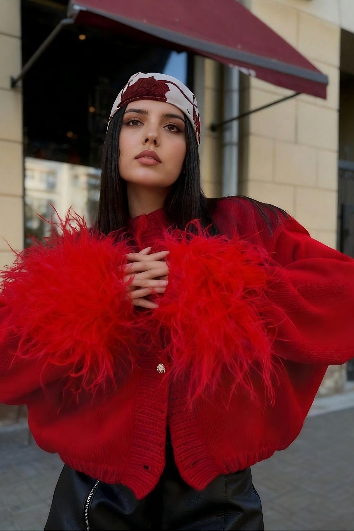 Kuscheliger Bündchen-Metallknopf-Strickjacke