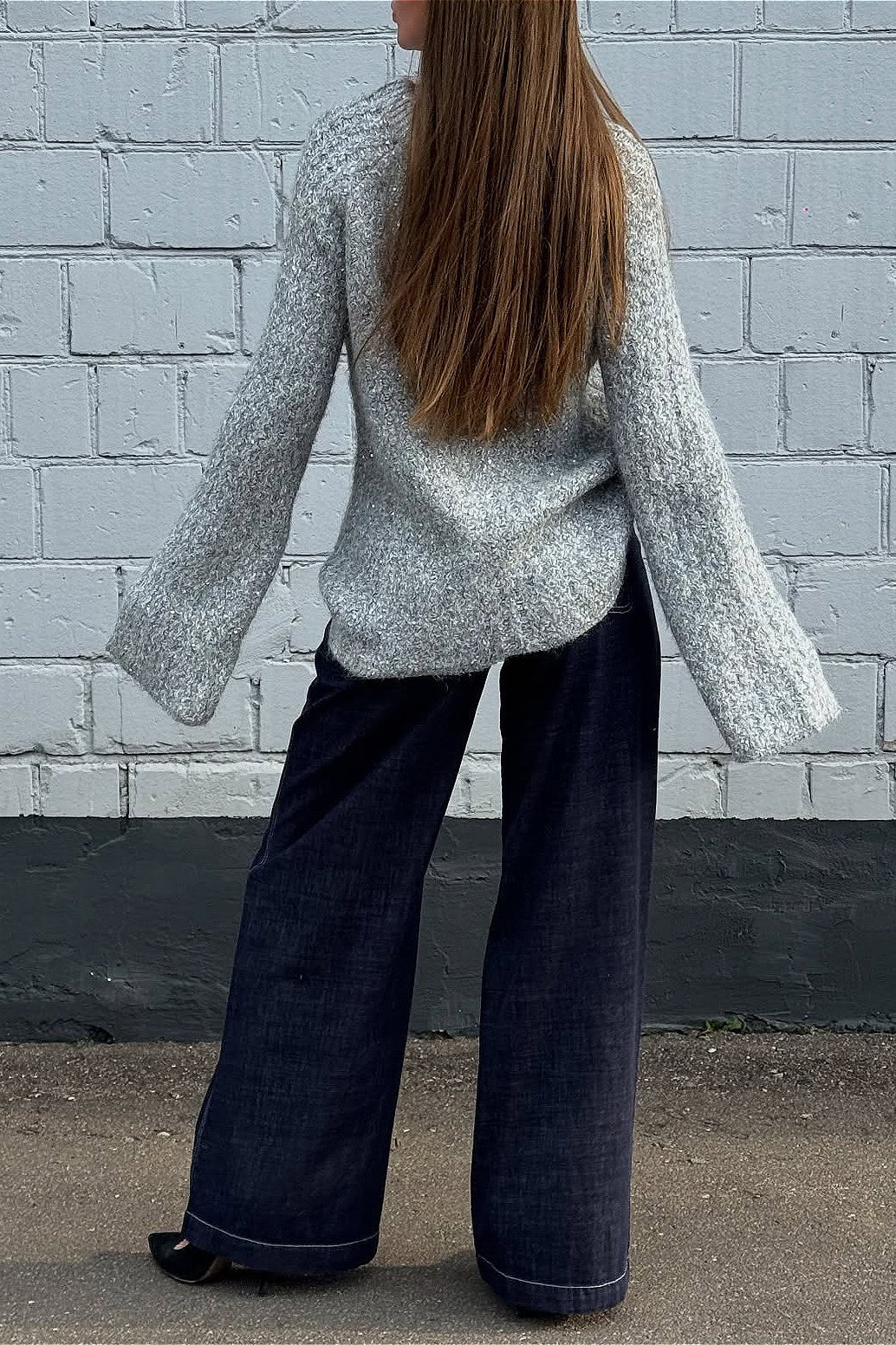 Schimmernde Satinbluse mit Glockenärmeln und weichem Stoff