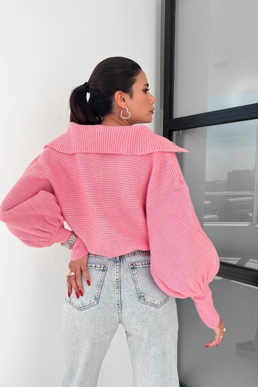 Pullover mit Laternenärmeln und offenem Kragen aus Strick