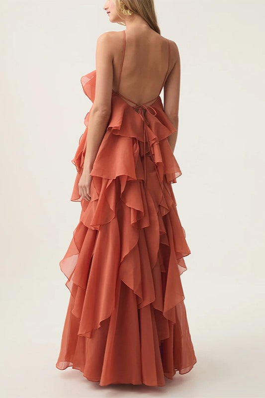 Vestido floral con volantes en capas para la playa