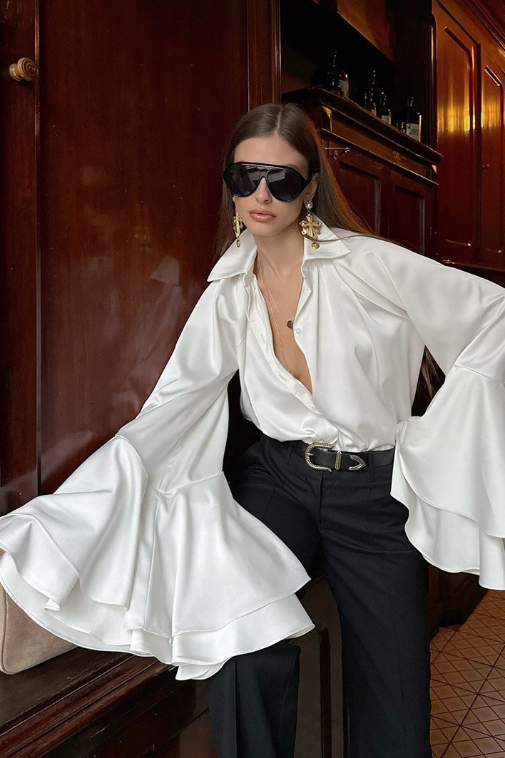 Schicke Satinbluse mit langen Ärmeln und elegantem Schnitt