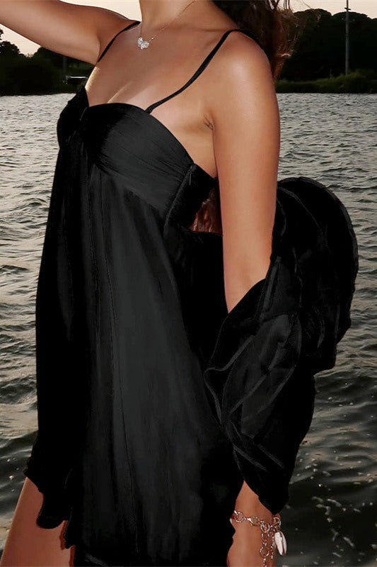 Schulterfreies, fließendes Chiffon-Trägerkleid in Mini-Länge