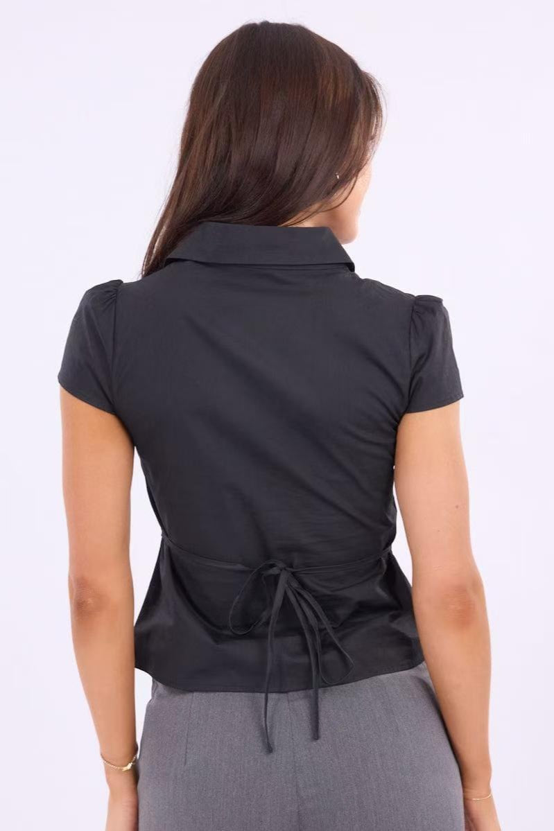 Karierte Bluse mit kurzen Ärmeln und Knopfleiste