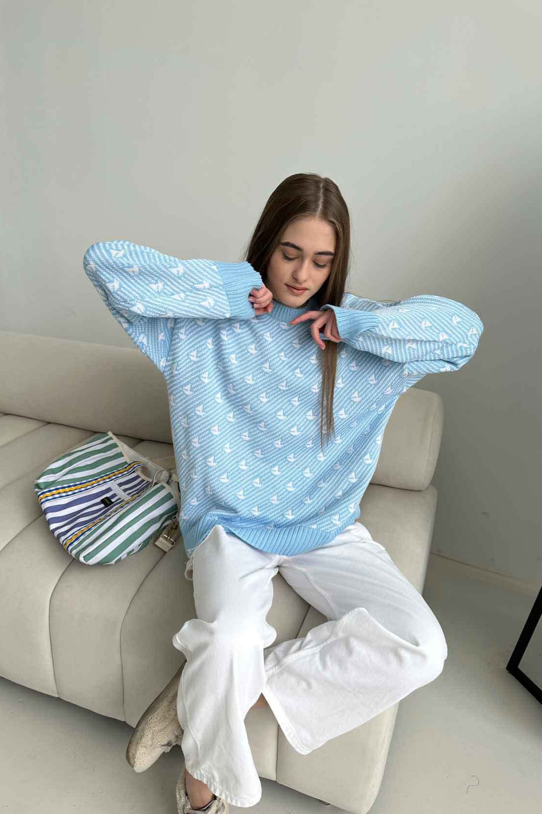 Pull tricoté à col rond motif voilier