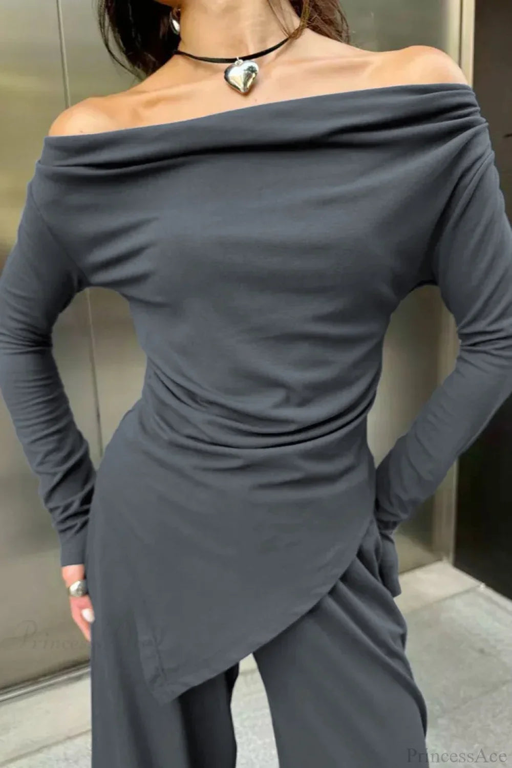 Graues Strick-Set mit weitem Bein, hoher Taille und schulterfreiem Oberteil, zweiteilig