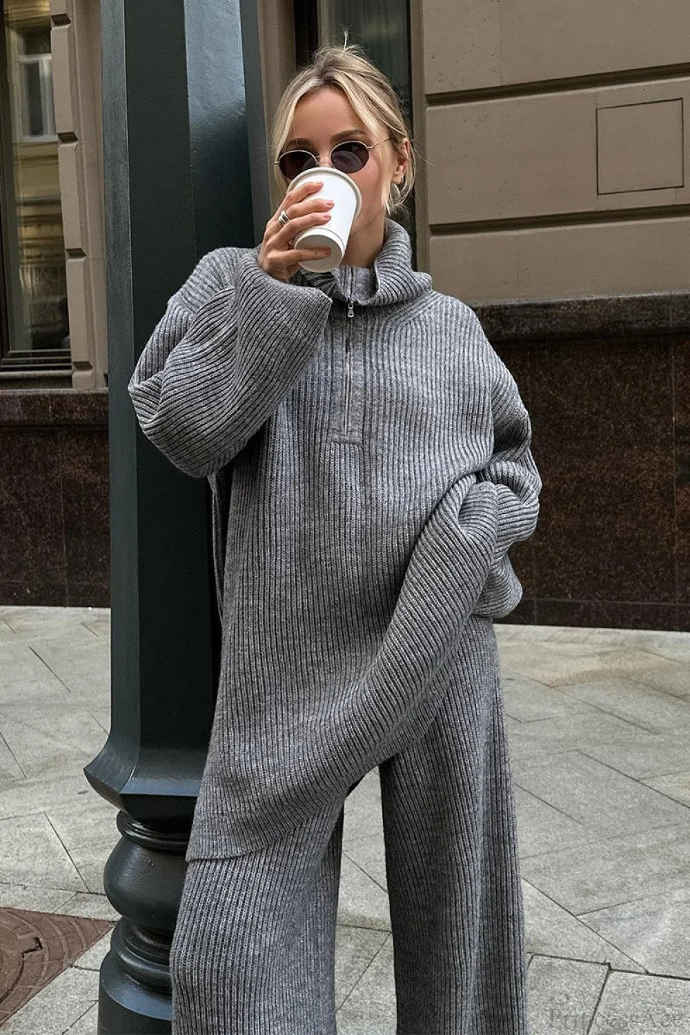 Completo Due Pezzi a Maglia con Colletto e Mezza Cerniera, Maniche Lunghe e Pantaloni Larghi