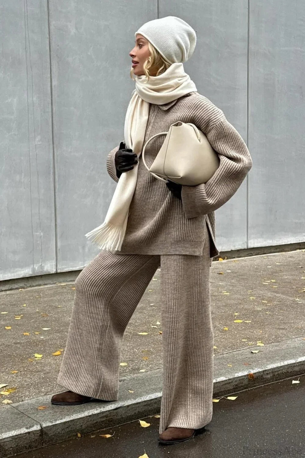 Completo Due Pezzi a Maglia con Colletto e Mezza Cerniera, Maniche Lunghe e Pantaloni Larghi