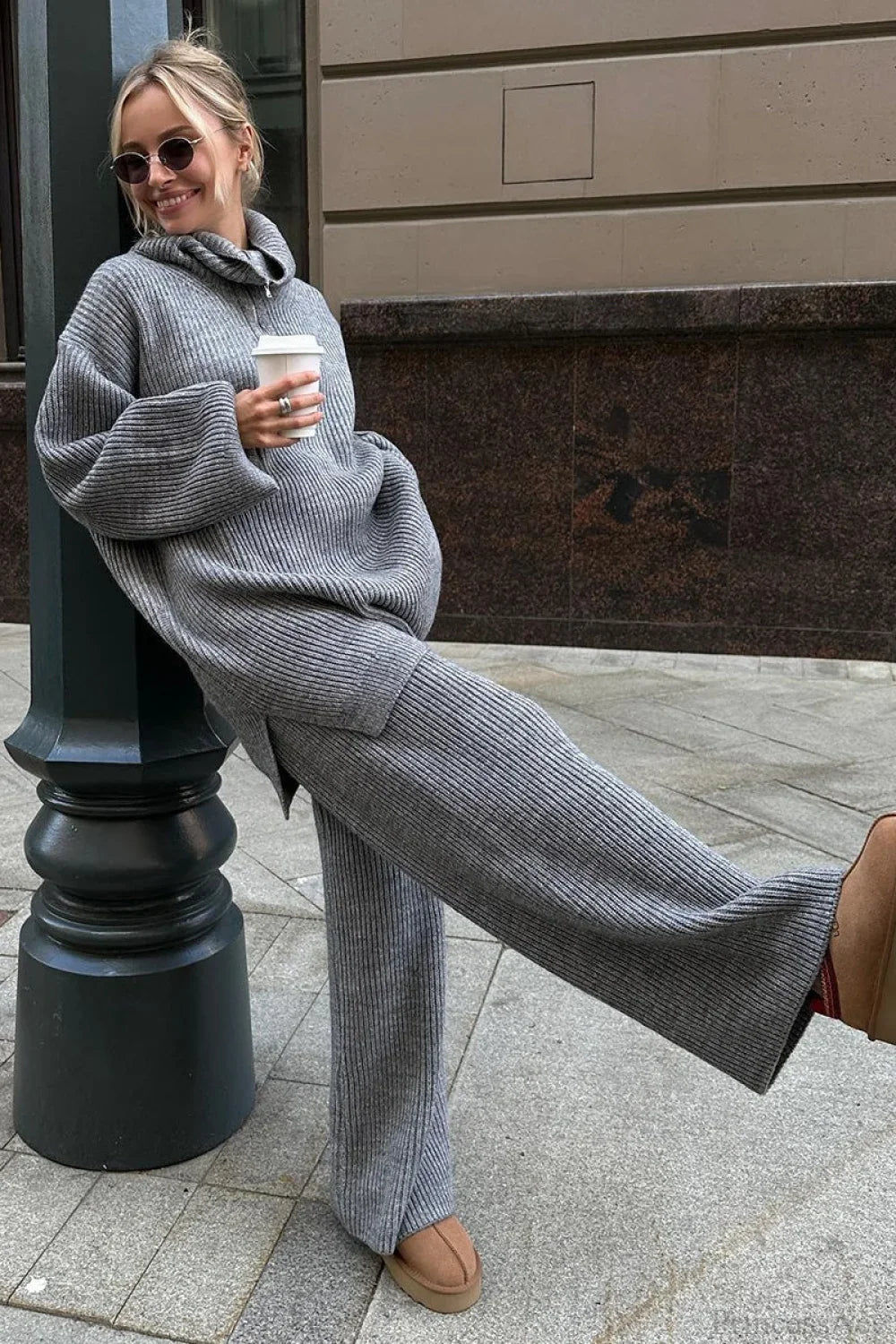 Completo Due Pezzi a Maglia con Colletto e Mezza Cerniera, Maniche Lunghe e Pantaloni Larghi