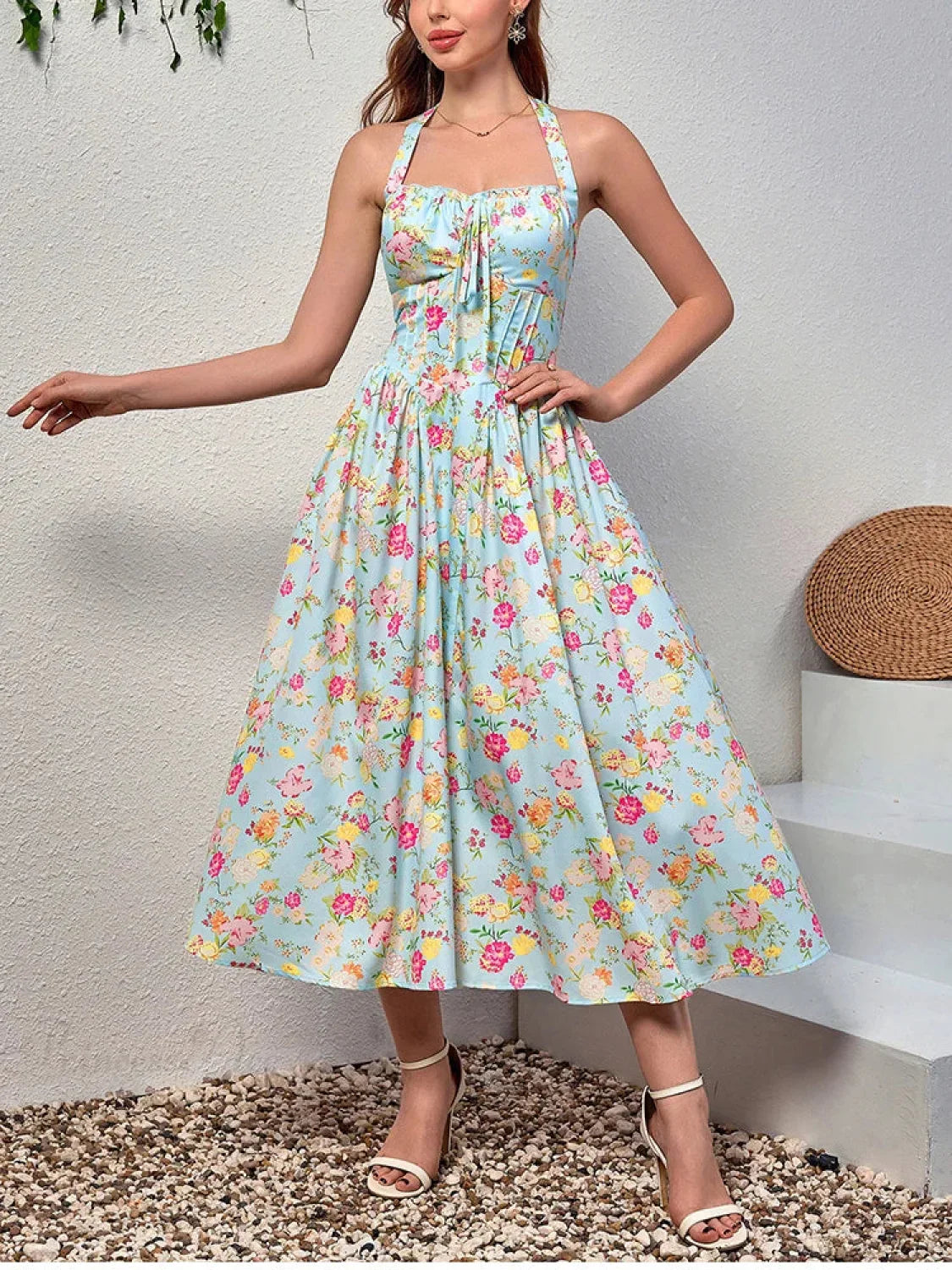 Vestido Rosa Floral Estampado Decote Halter e Costas Nuas