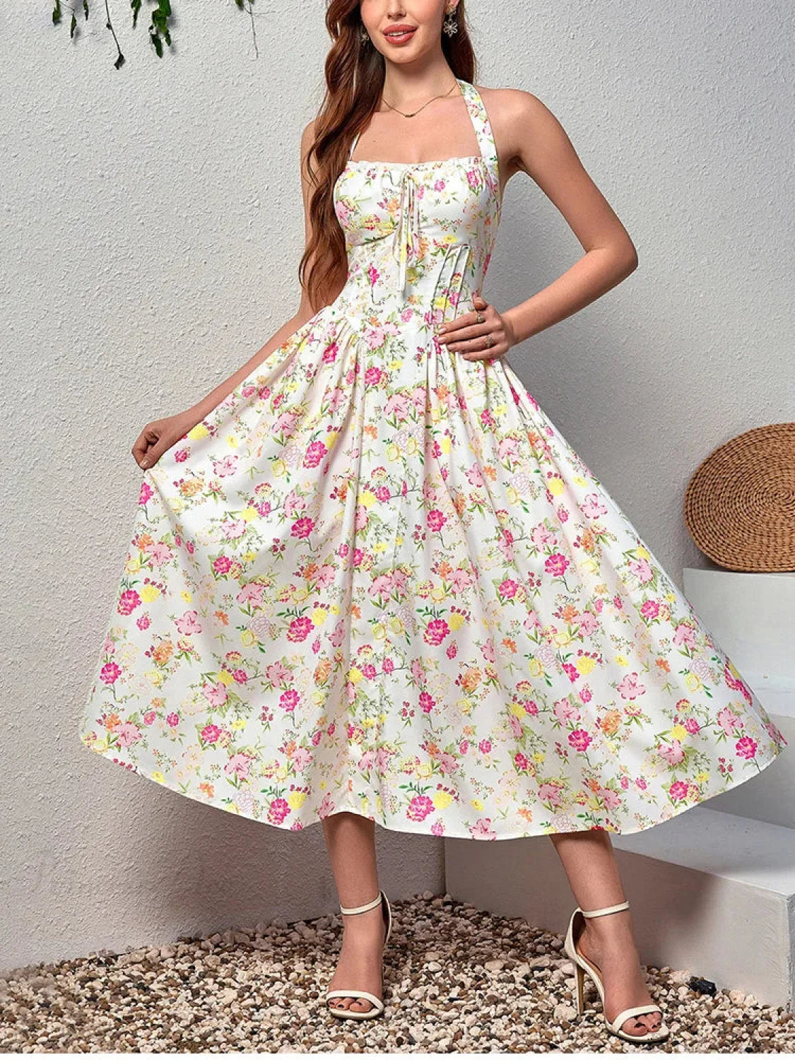 Vestido Rosa Floral Estampado Decote Halter e Costas Nuas