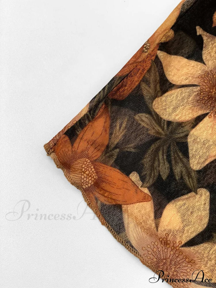 Top corto con stampa alla moda a forma di cuore e spalline a collo