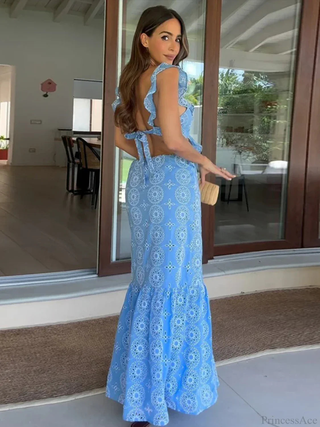 Vestido Longo Babado Decote nas Costas com Bordado Vazado