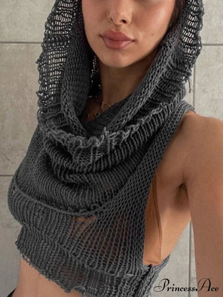 Top corto con cappuccio, spalle eleganti e fresche