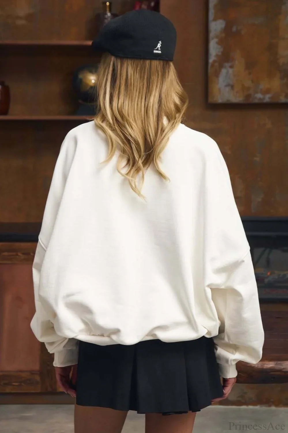 Felpa oversize con girocollo e lettere ricamate