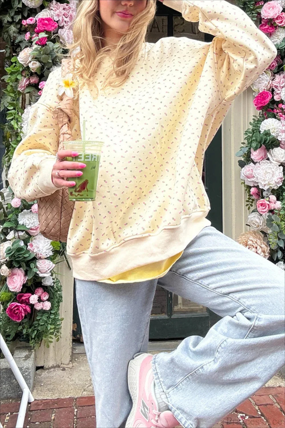 Felpa carina a girocollo con fantasia a pois e senza chiusura