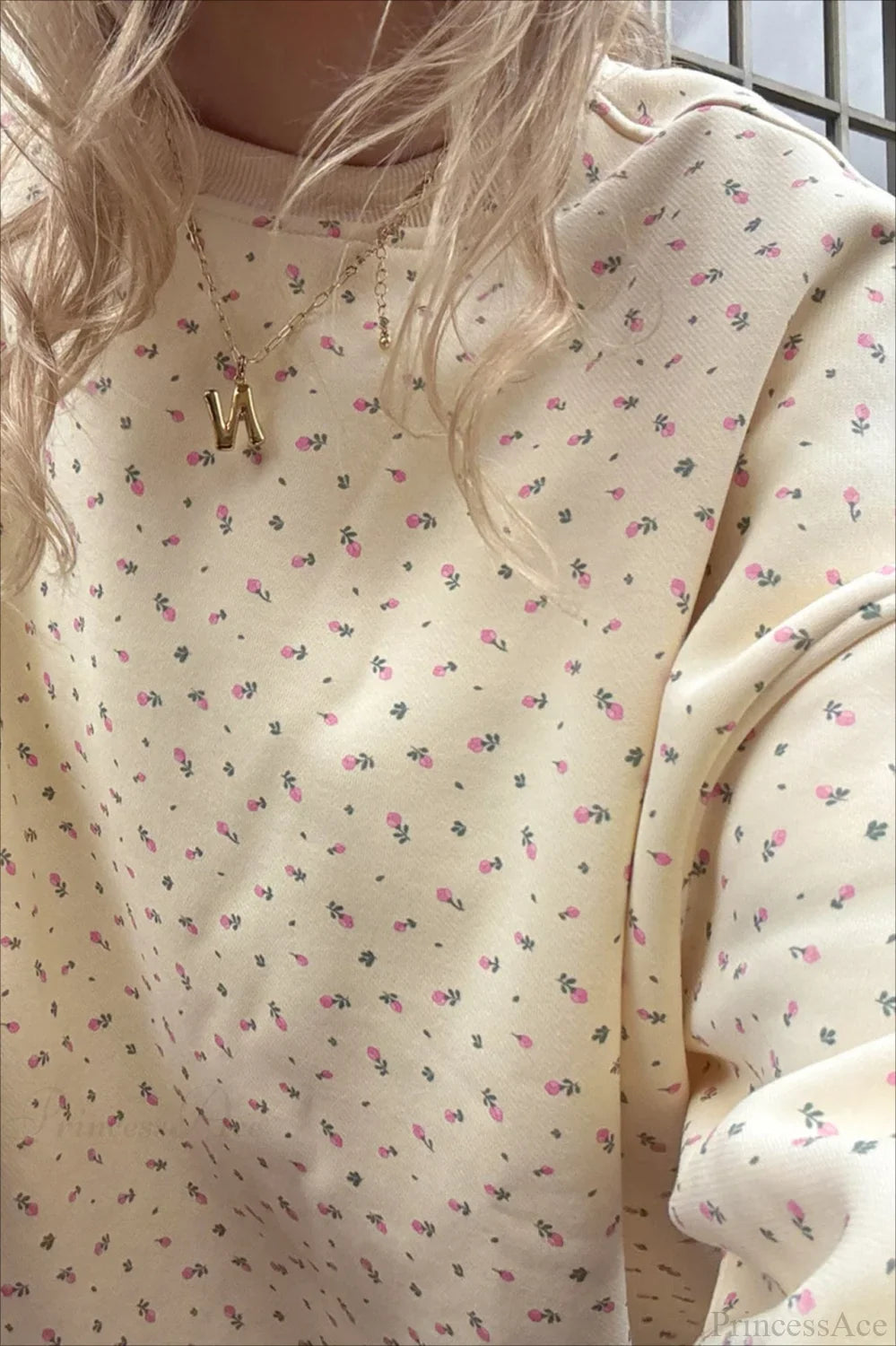 Felpa carina a girocollo con fantasia a pois e senza chiusura