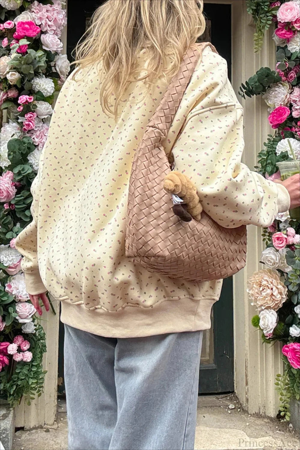 Felpa carina a girocollo con fantasia a pois e senza chiusura