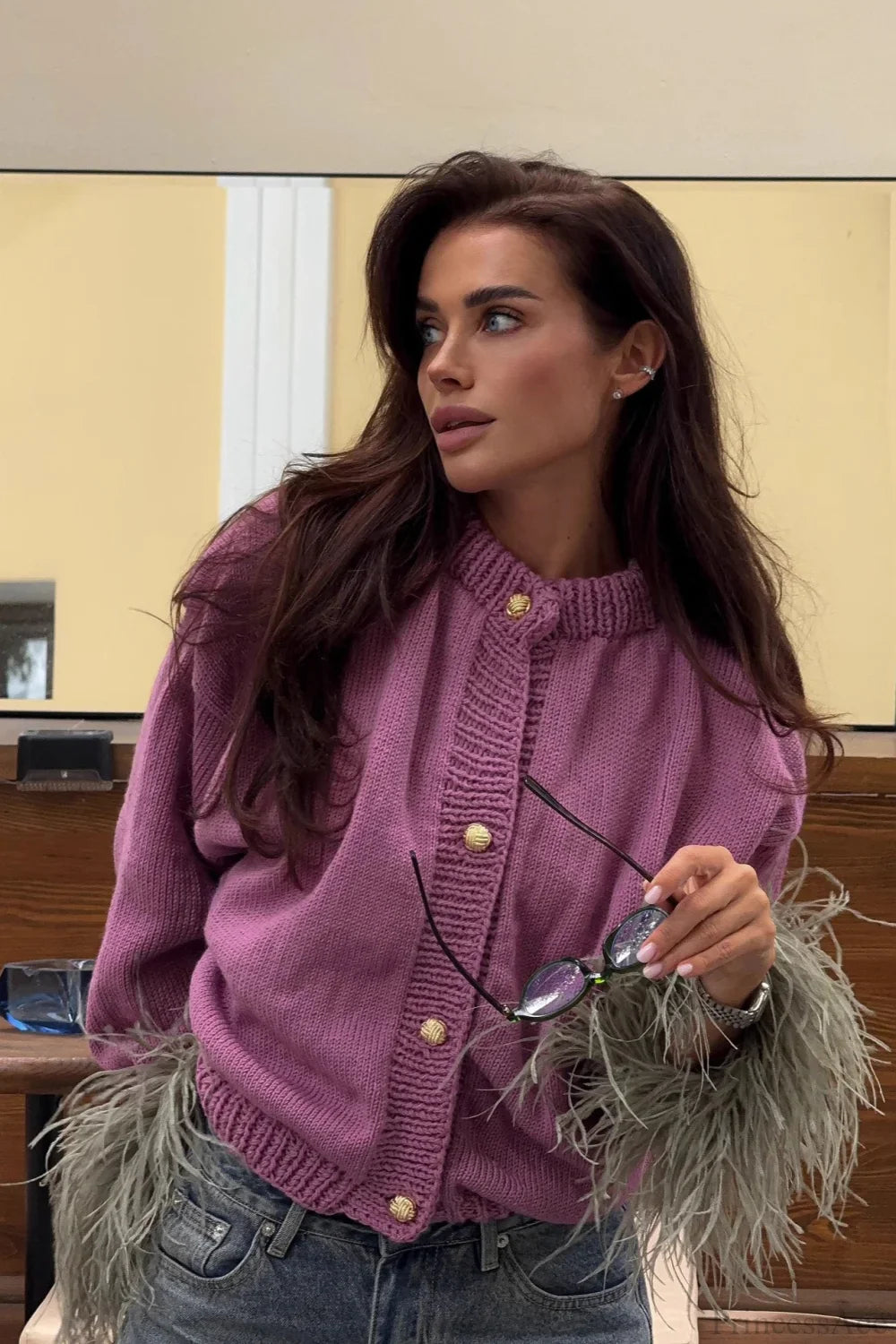 Maglione Viola Corto con Polsini Morbidi a Pannelli