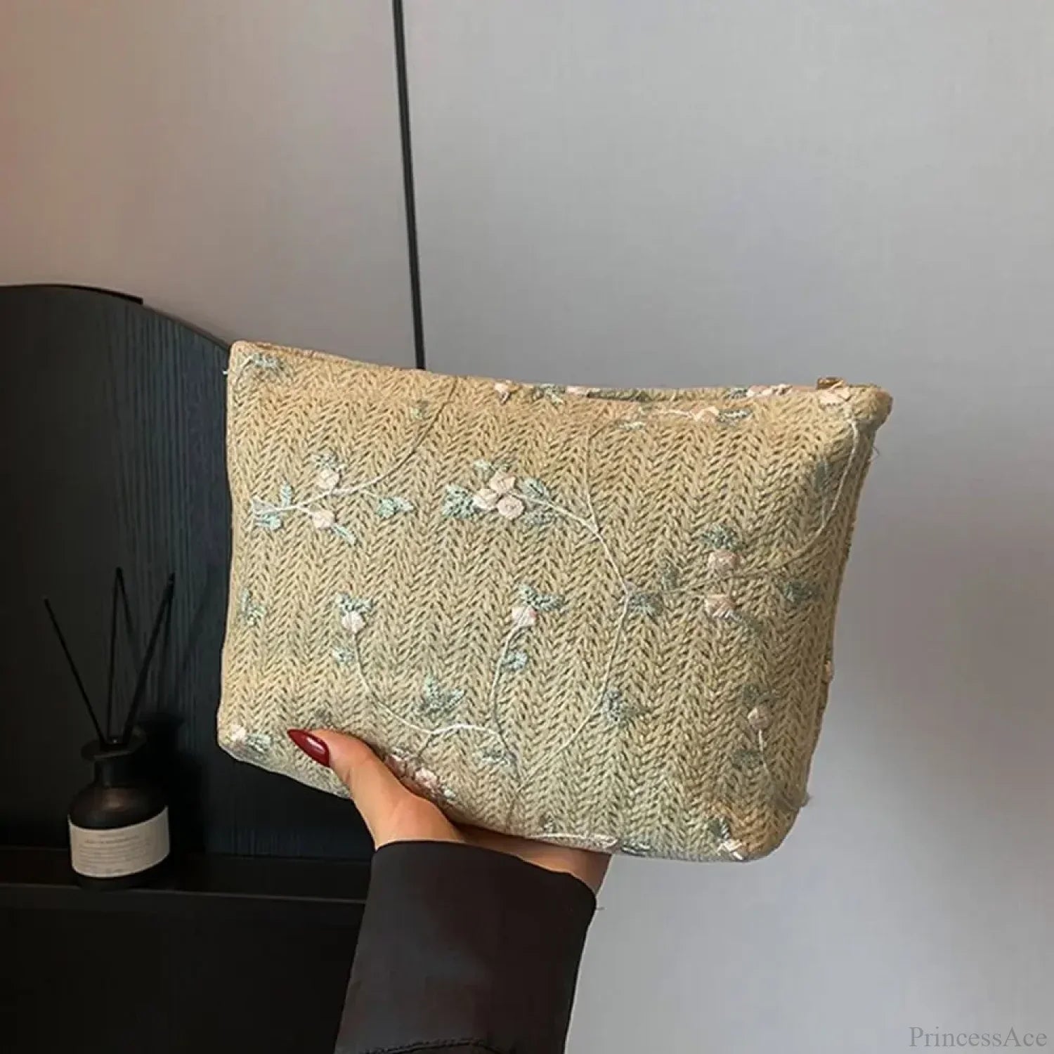 Rattan Handheld Straw Clutch Wristlet