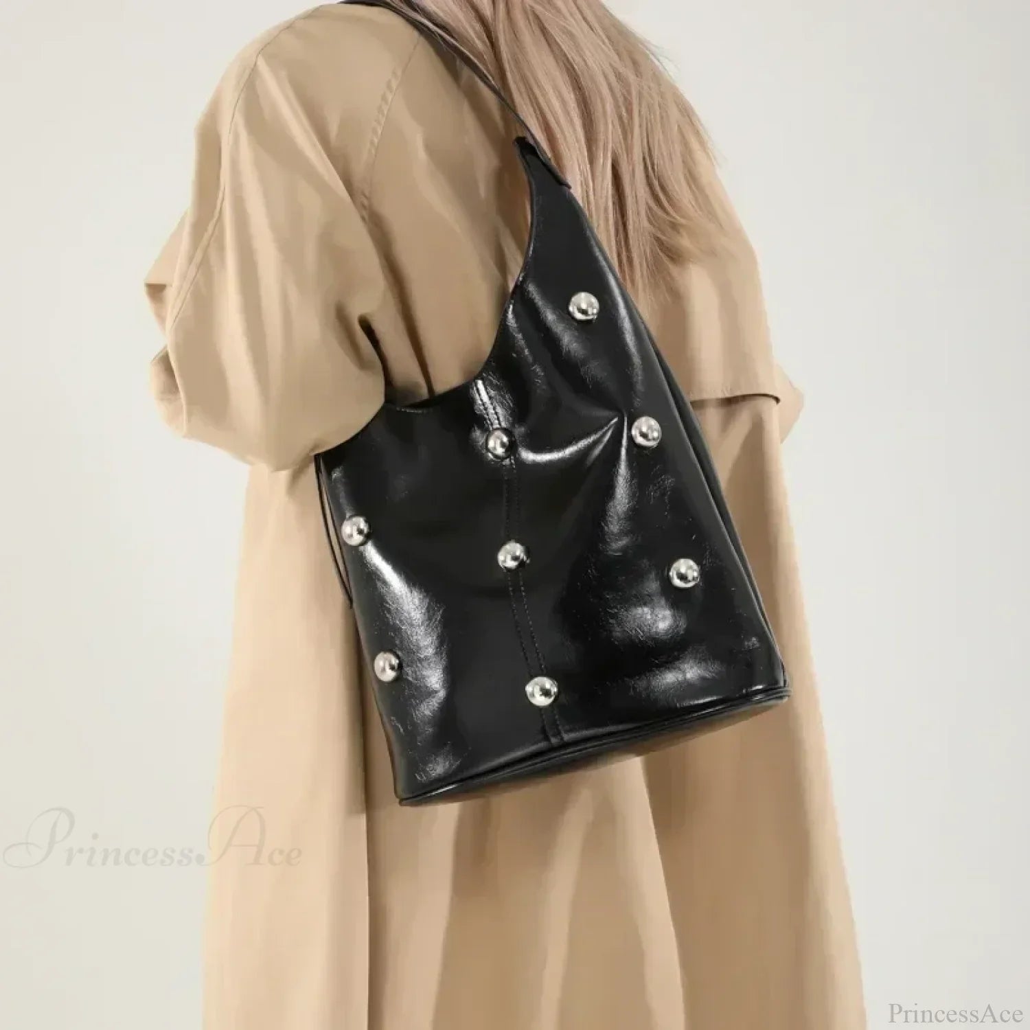 Rivet PU Bucket Shoulder Bag 2025