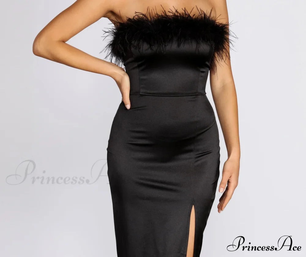 Robin Elegantes Satinkleid in Midi-Länge