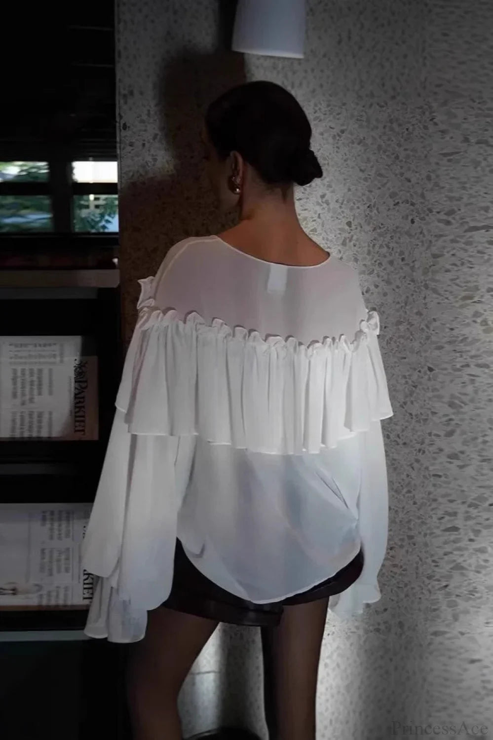 Svůzná halenka s netopýřími rukávy, dlouhými rukávy a odhalenými rameny v jednobarevném provedení