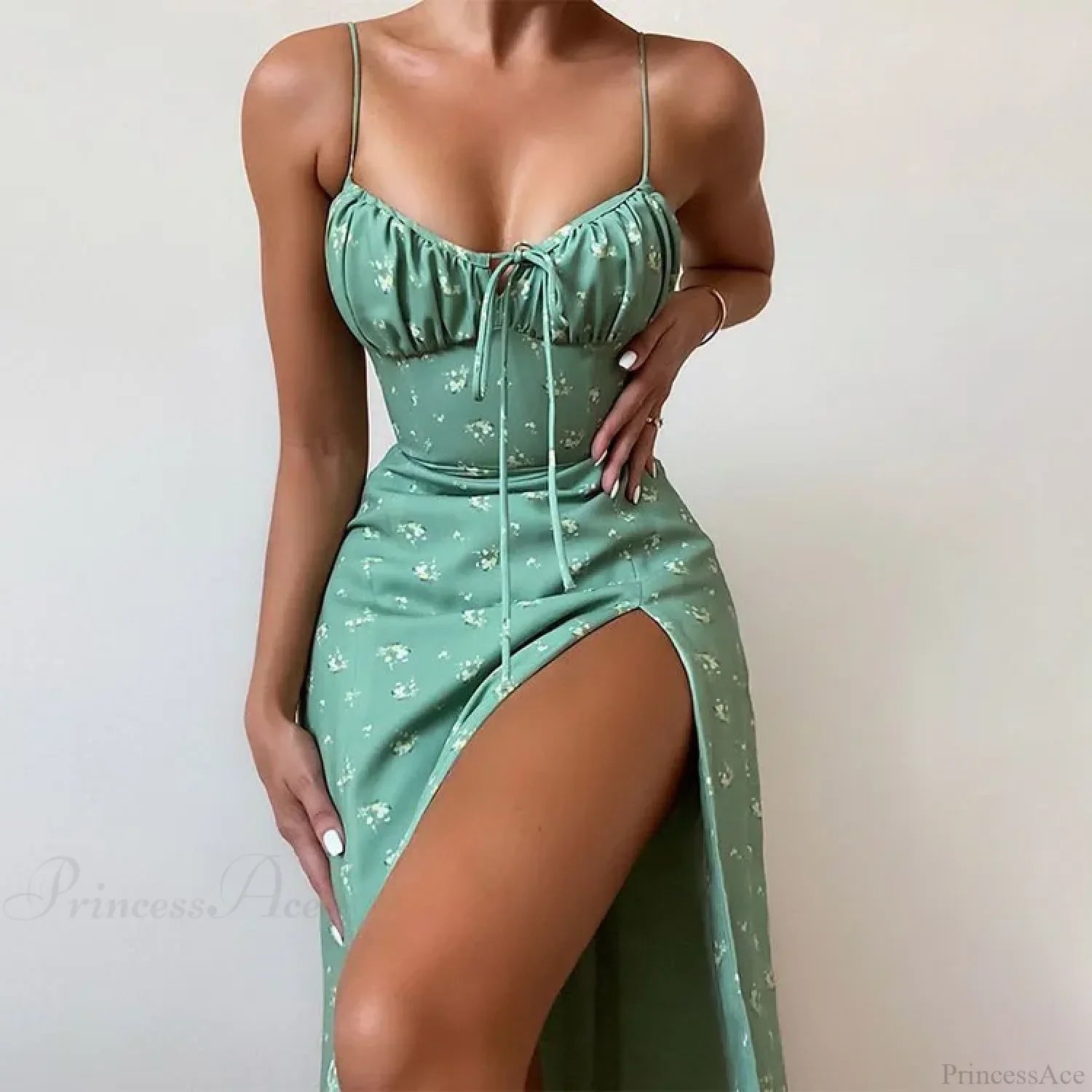 Vestido de fiesta playero floral con abertura y tirantes finos sexy