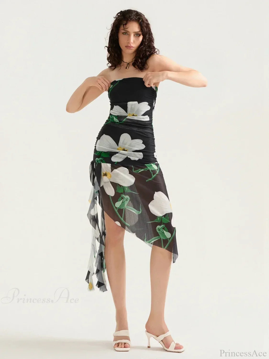 Vestido mini floral sexy sin tirantes con volantes y flecos