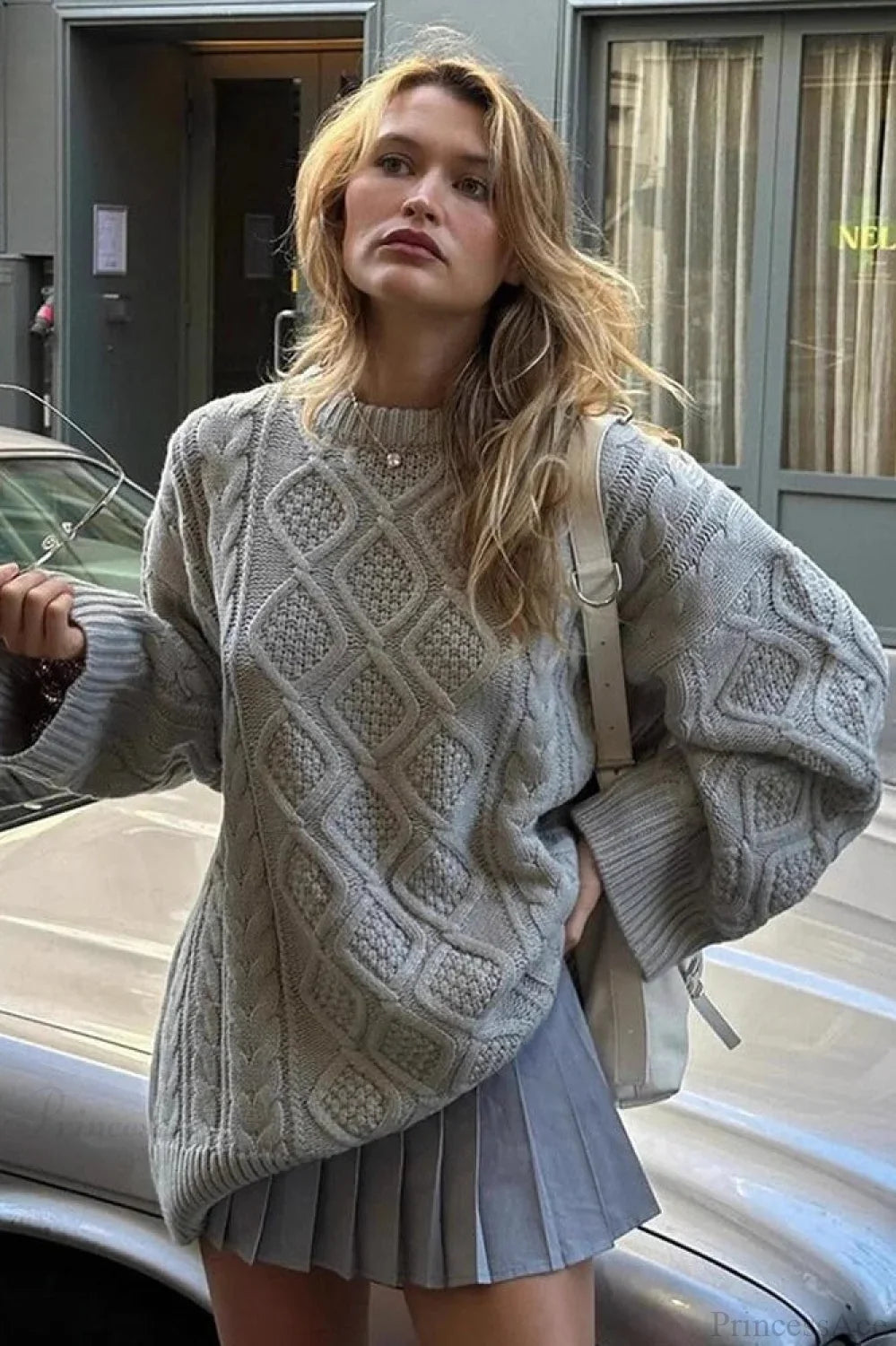 Maglione largo a girocollo con motivo rombi e trecce spesse in 3D solido