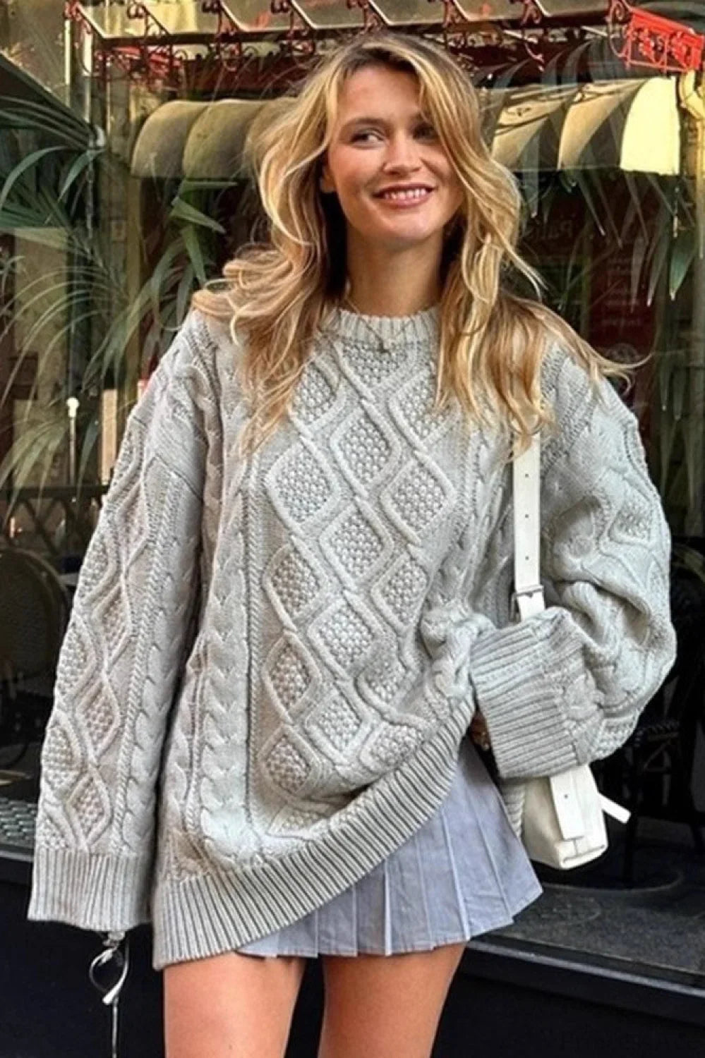 Maglione largo a girocollo con motivo rombi e trecce spesse in 3D solido