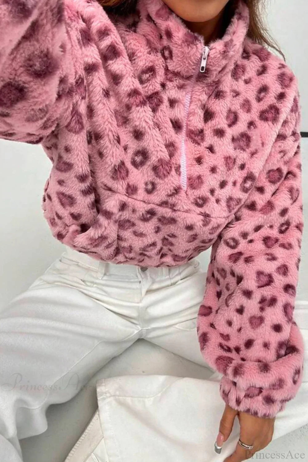 Manteau court duveteux à col montant et demi-fermeture éclair, imprimé léopard