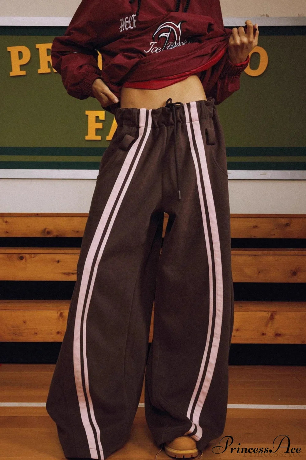 Pantaloni larghi a vita alta con coulisse in stile urbano