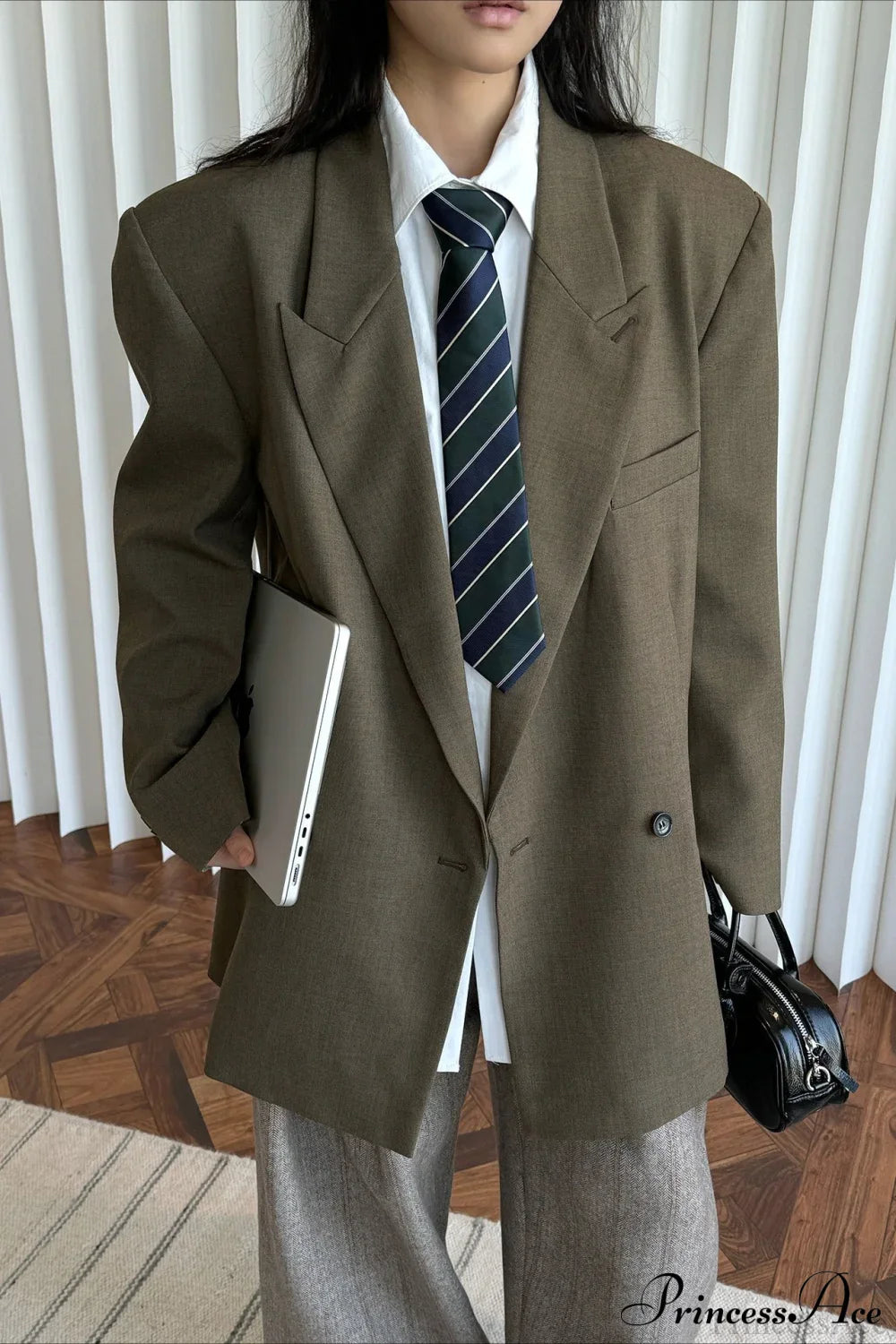 Structured Wide Shoulder Blazer