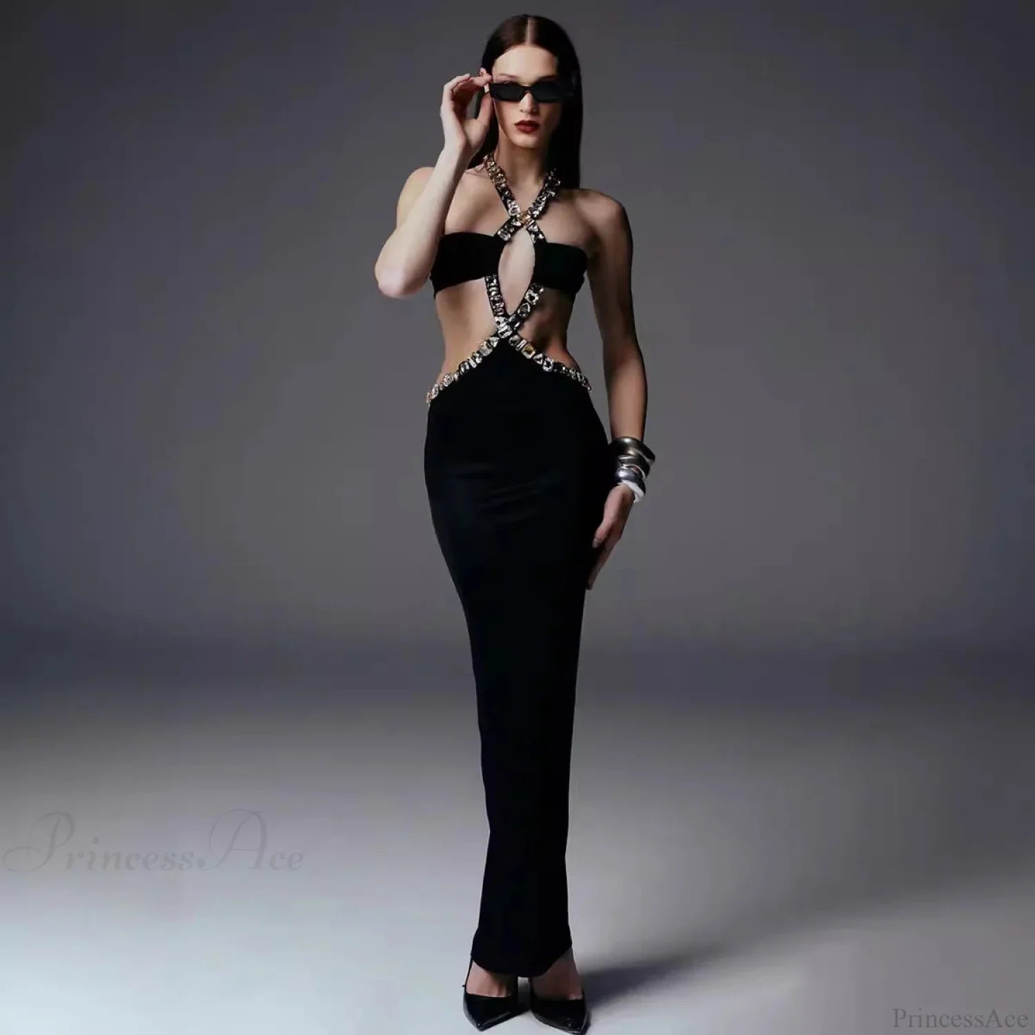 Robe de bal vintage gothique moulante sans bretelles ornée de perles