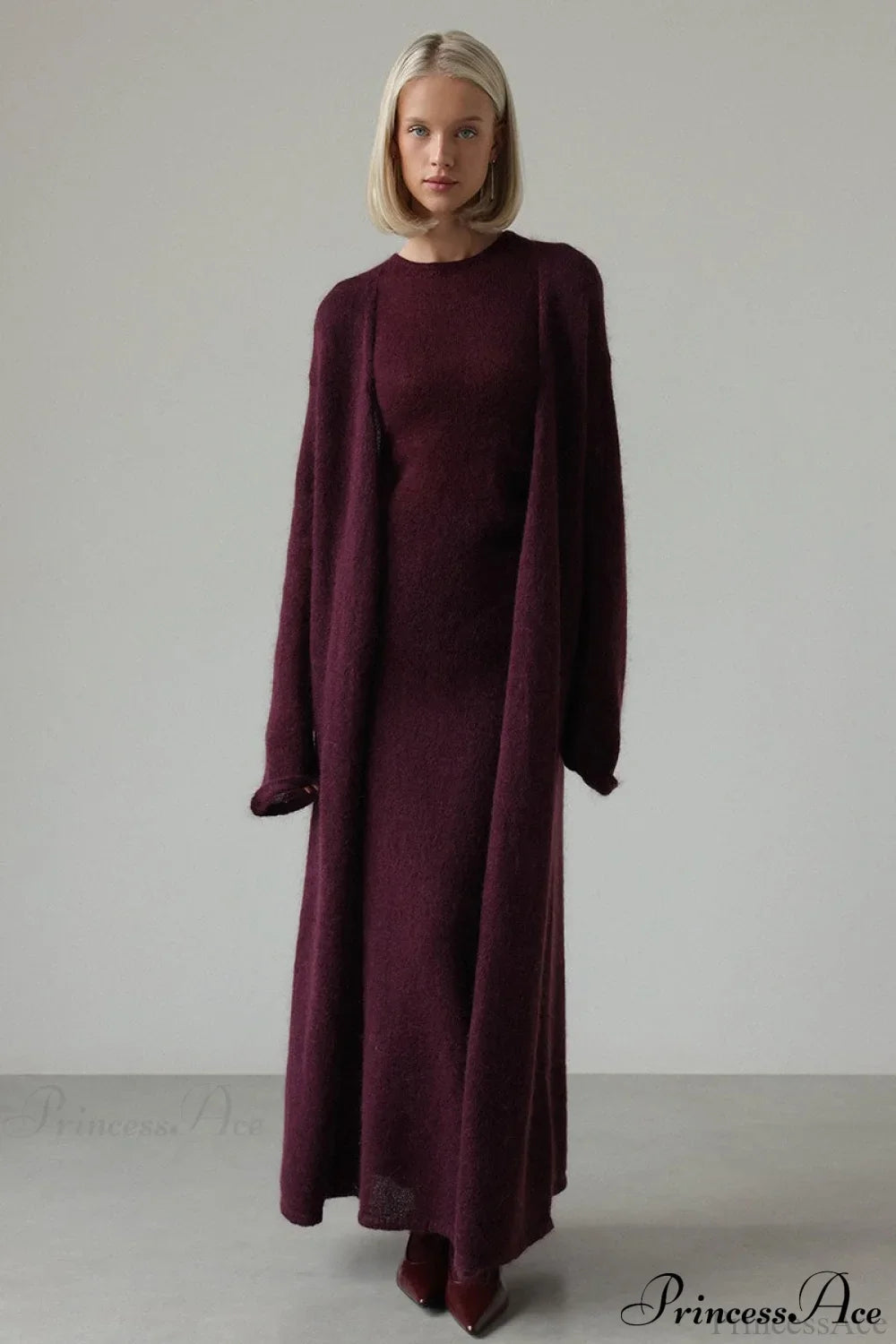 Completo due pezzi con cardigan lavorato a maglia d'epoca e vestito senza maniche