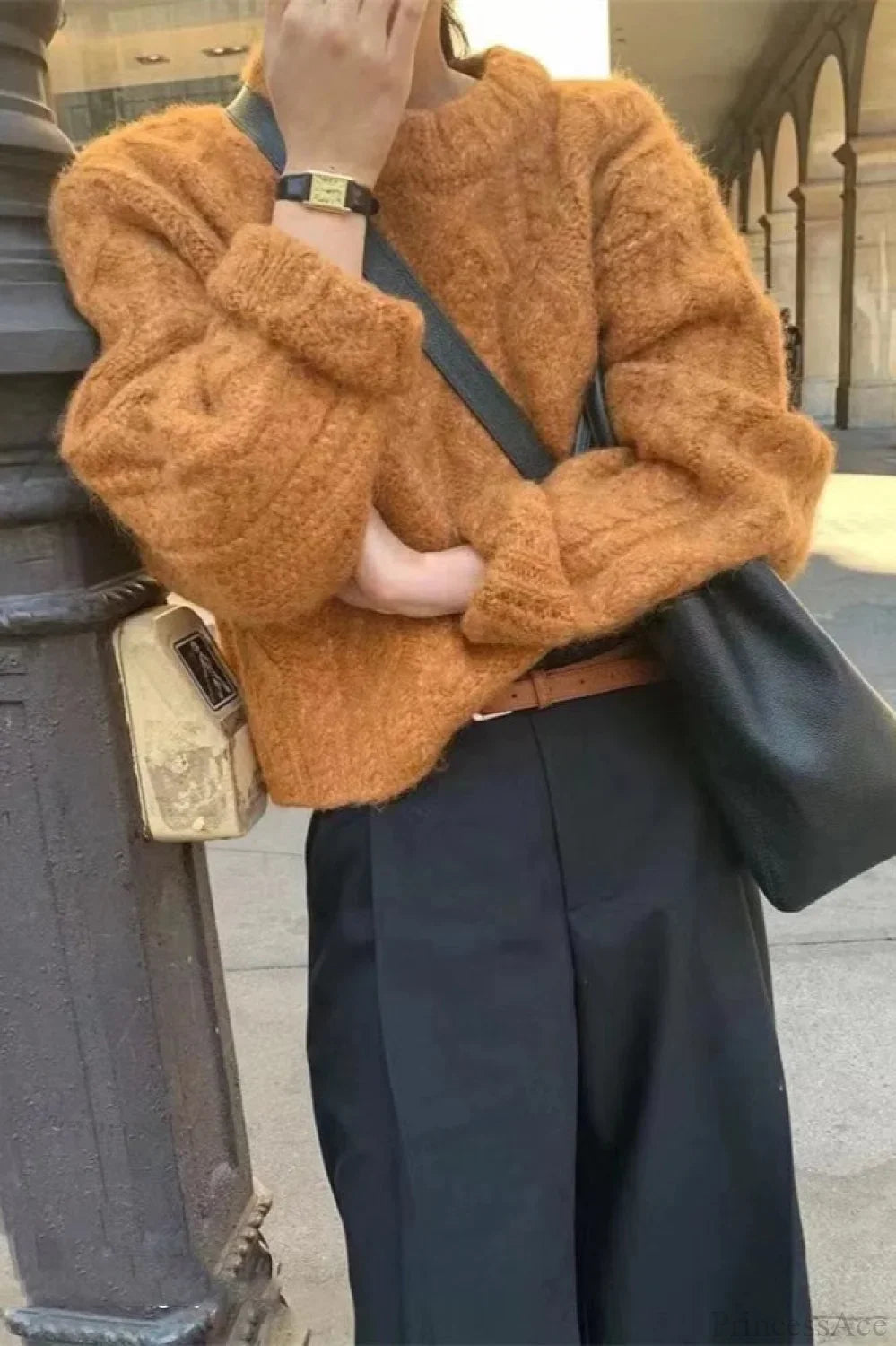 Pull ample à col rond en grosse laine ancienne