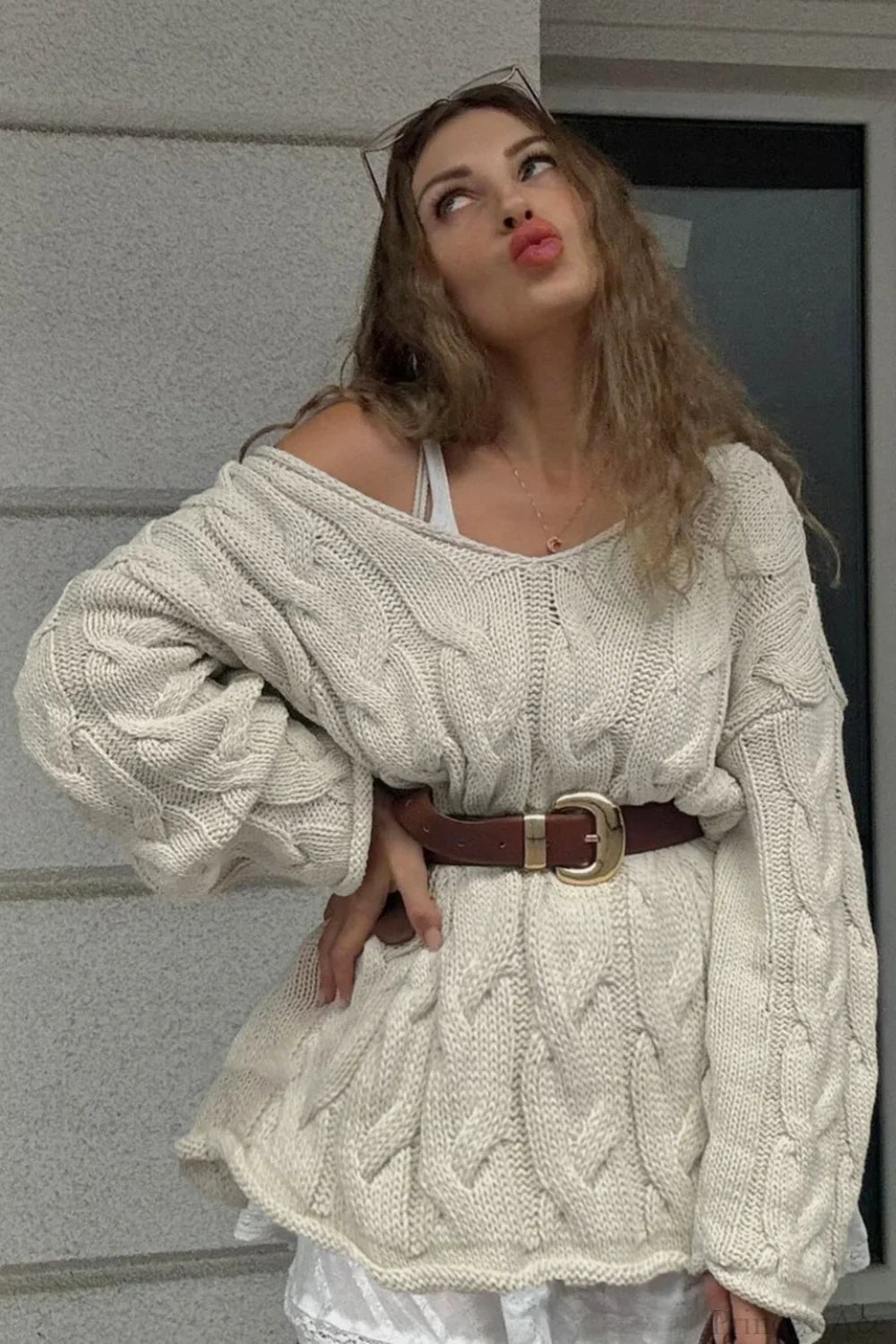 Maglione vintage a collo a V, largo, di media lunghezza, lavorato a trecce, a maniche lunghe